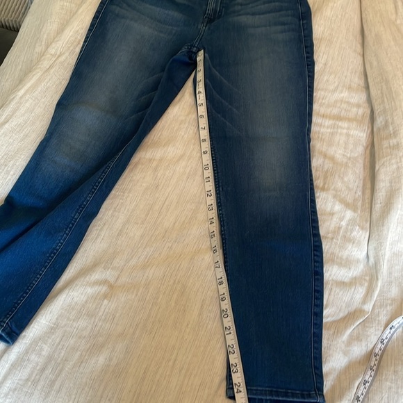 7 for All Mankind kimmie cropped jeans - Picture 8 of 13